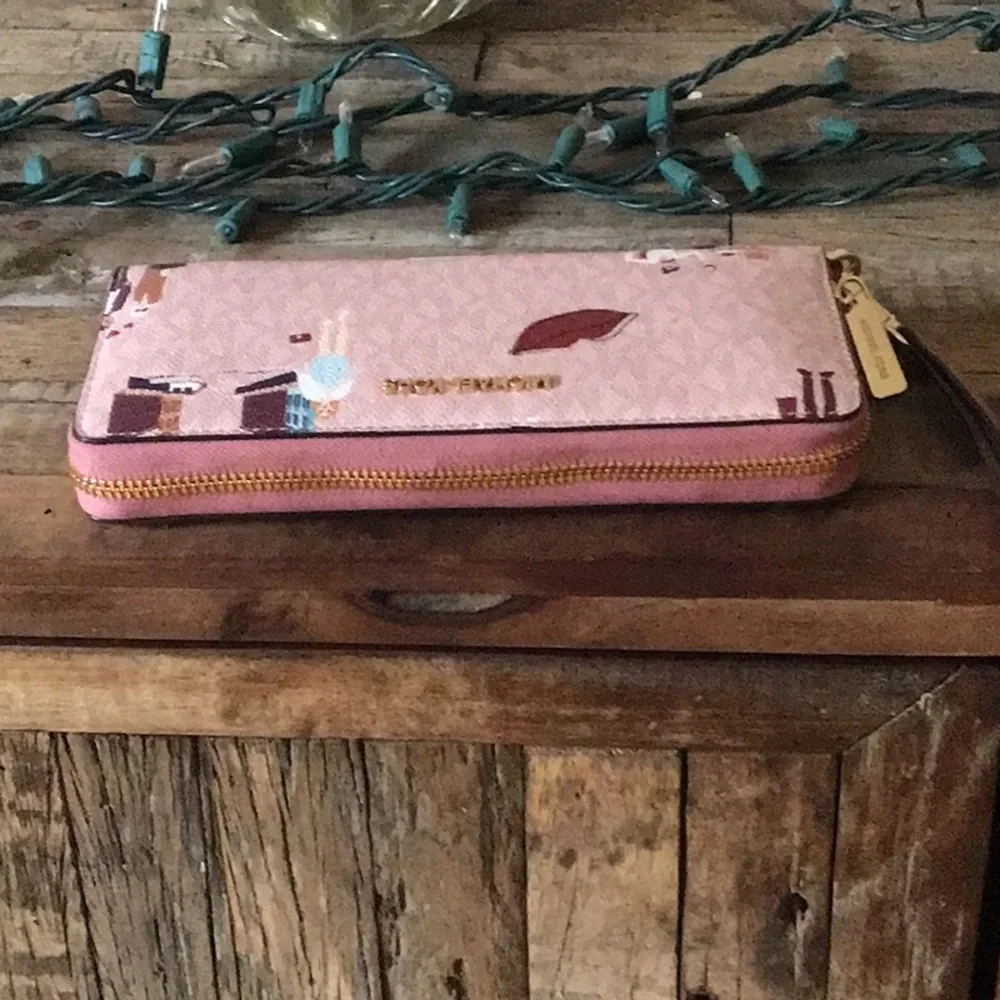 Michael Kors Large Jet Set Girls Logo Continental Wallet - Picture 5 of 14